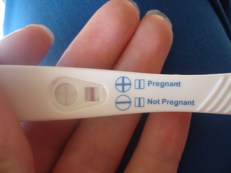 Тест на маленьком сроке беременности фото